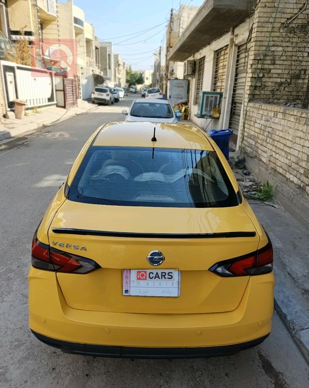 نيسان فيرسا